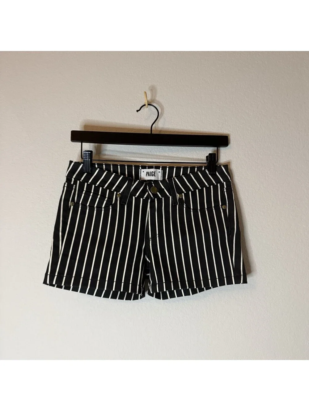 PAIGE Skyline Ankle Peg Women’s Shorts Size 26 Black White Striped Stretch USA